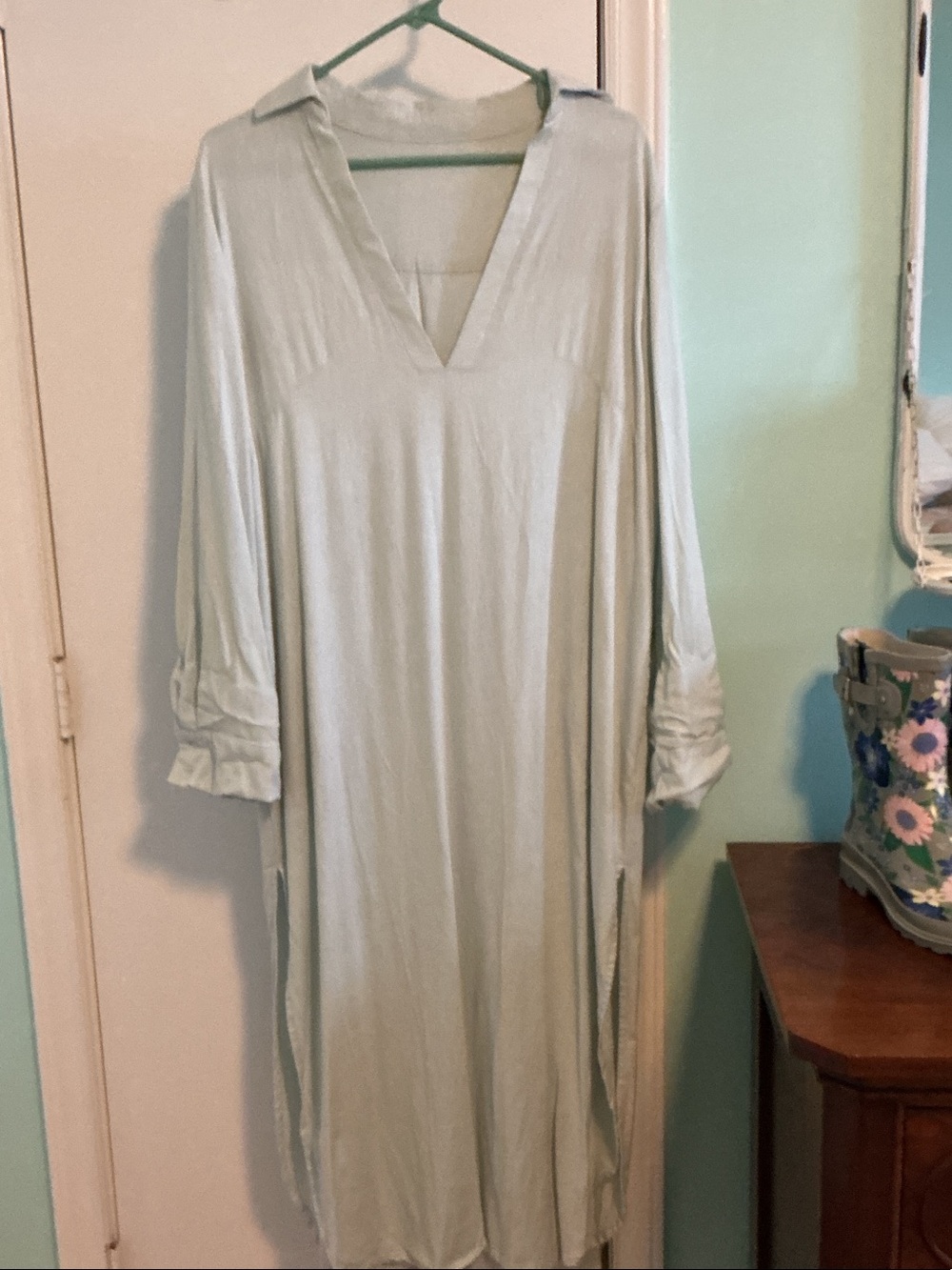 Light Mint V-Neck Long Sleeve Dress